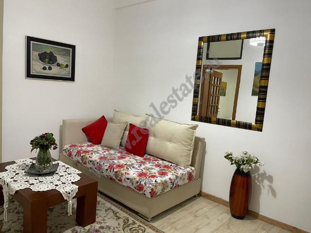 Hostel për shitje pranë rrugës myslym shyri në Tiranë
