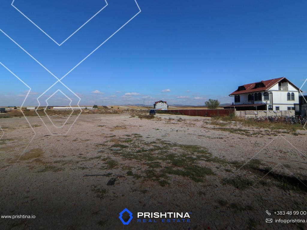 Terreno en alquiler 85 ares en la carretera principal Prishtinë–Ferizaj