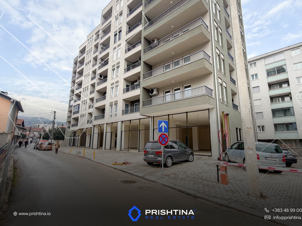 Lokal me qira 1000m² në Pejë