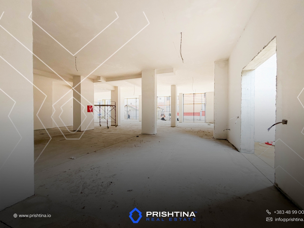 Local comercial en alquiler 1000m² en Pejë