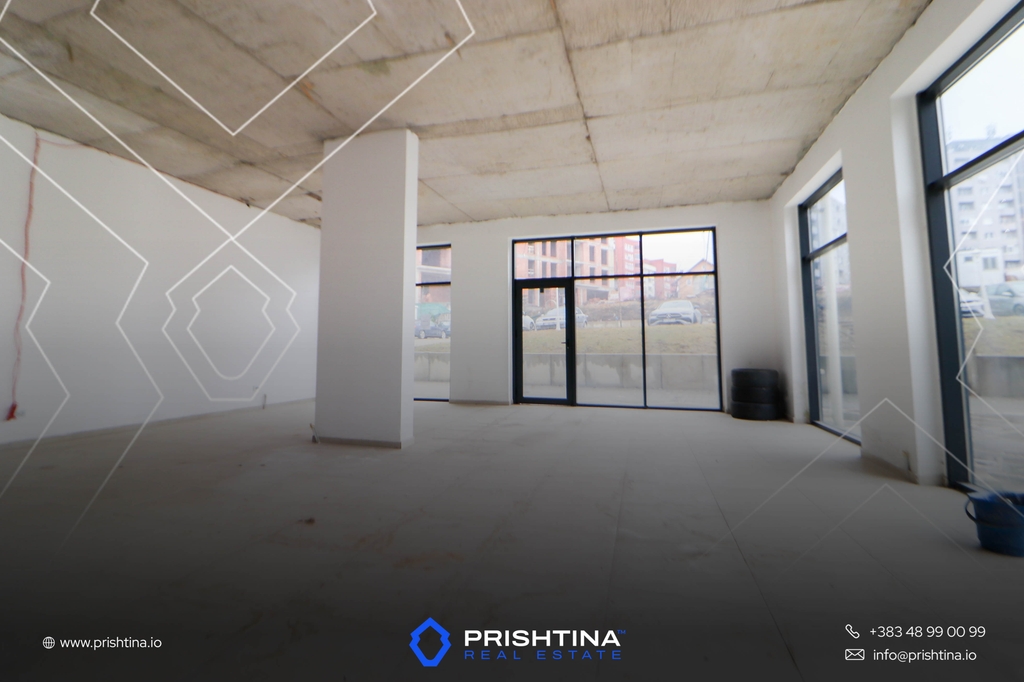 Espace commercial à vendre 116m² sur rruga c