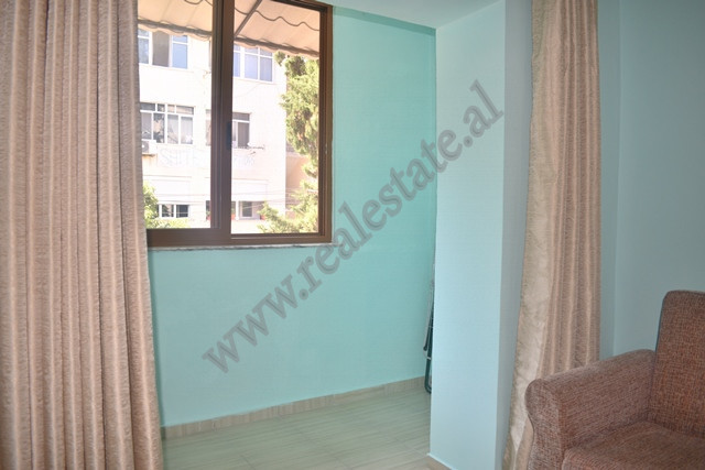 Zweizimmerwohnung zur miete im vasil shanto-viertel in Tirana, albanien (3)