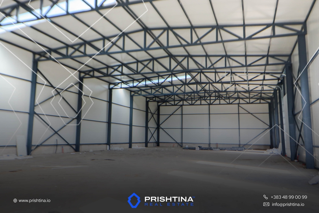 Land with warehouse for rent in Obiliq