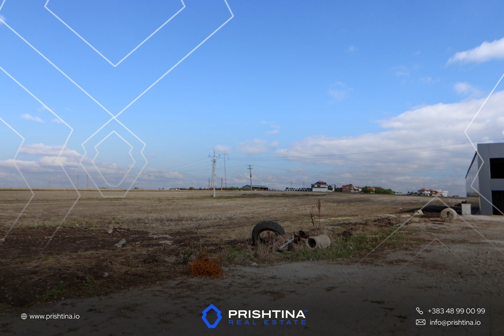 Land with warehouse for rent in Obiliq (4)