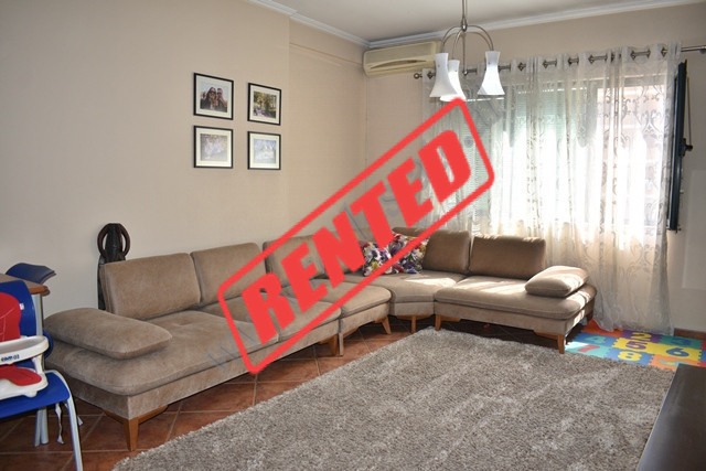 Appartement une chambre à louer sur le boulevard zogu i à Tirana, albanie
