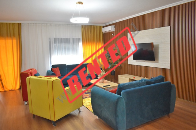 Zweizimmerwohnung zur miete in der kavaja-straße, in Tirana