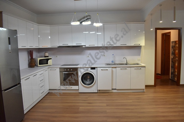 Zweizimmerwohnung zur miete in der kavaja-straße, in Tirana (5)