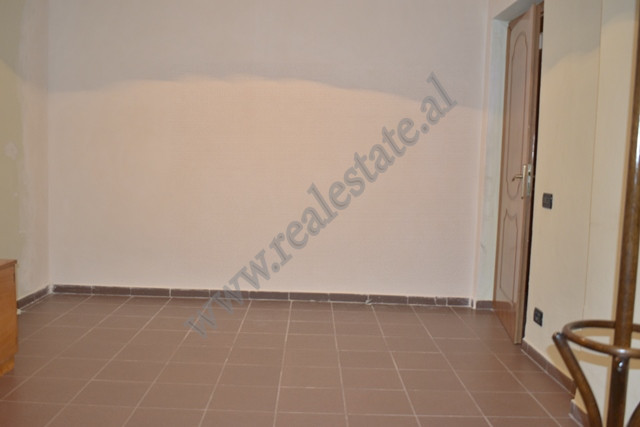 Apartament me tre dhoma gjumi për shitje në dora d'istria në rrugë