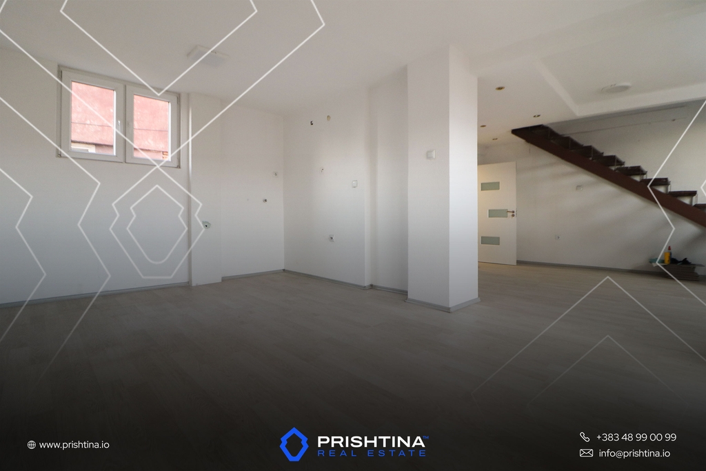 Duplex me qira 87m² në Pejton
