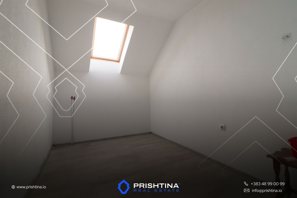 Duplex me qira 87m² në Pejton