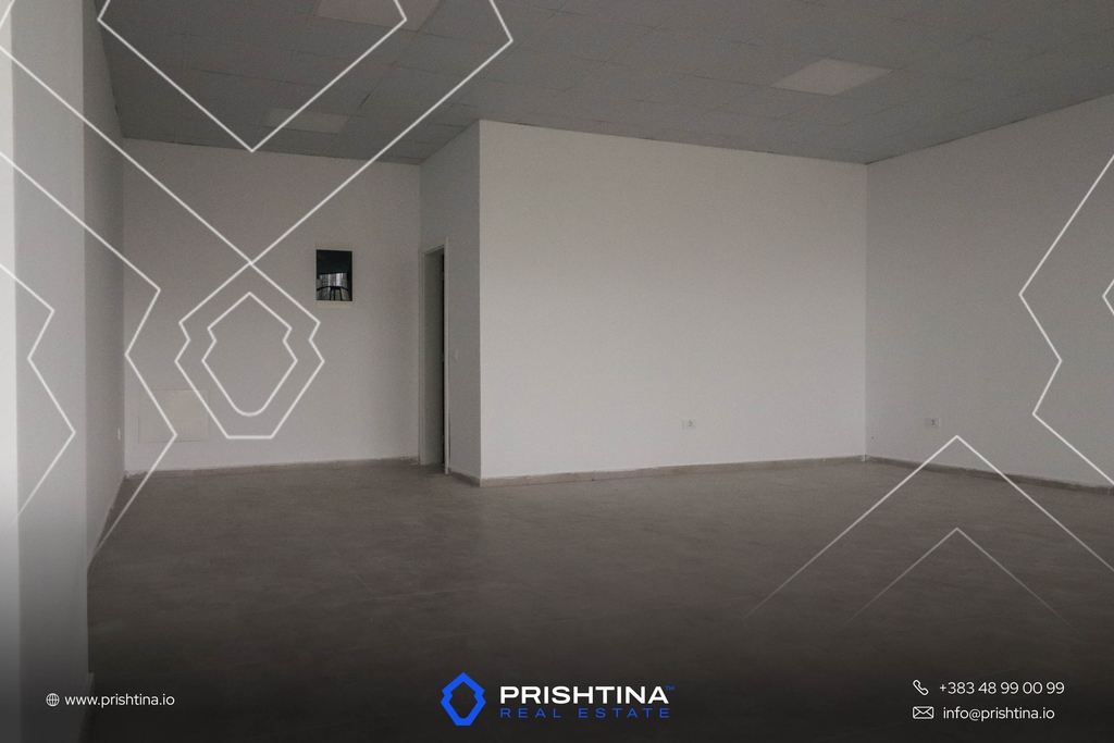 Local à vendre 65m² dans le quartier des muhaxherët (2)
