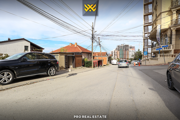 Local de 434m² en venta en Bregu i Diellit.