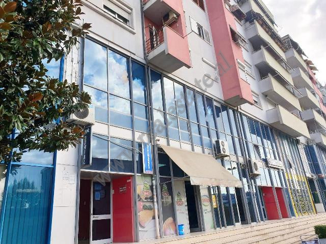 Espace commercial à vendre dans la zone de lapraka à Tirana, albanie