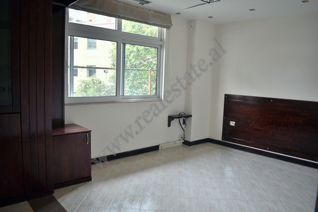 Appartamento con tre camere da letto in vendita vicino a mine peza street a Tirana, albania. (3)