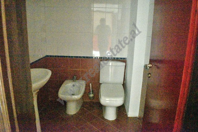 Appartamento con tre camere da letto in vendita vicino a mine peza street a Tirana, albania. (6)
