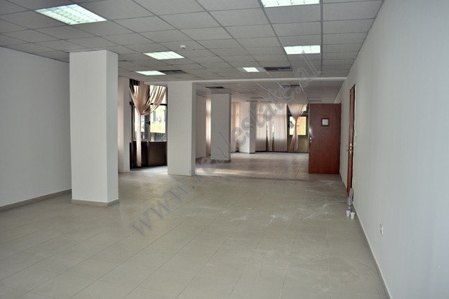 Espaço de escritório para alugar perto da praça wilson em Tirana, albânia