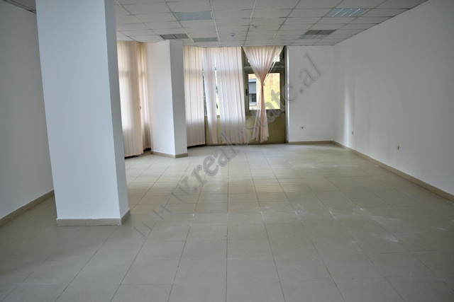 Espaço de escritório para alugar perto da praça wilson em Tirana, albânia (3)