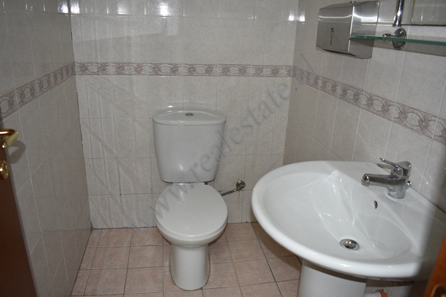 Espaço de escritório para alugar perto da praça wilson em Tirana, albânia (8)