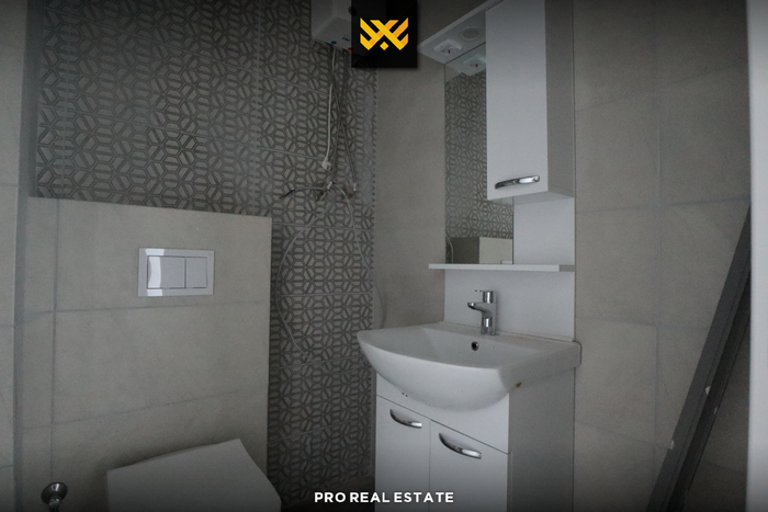Local / bureau 55m² à louer à Prishtina e Re (4)