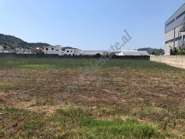 Terreno in vendita al passaggio superiore di kashari, vicino all'autostrada Tirana-Durrës (2)