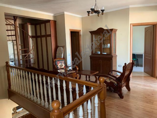 Appartamento duplex in vendita in via memo meto vicino a via ferit xhajko a Tirana, albania (5)