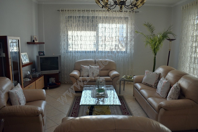 Zweizimmerwohnung zum verkauf in der nähe der myslym shyri straße in Tirana, albanien (2)