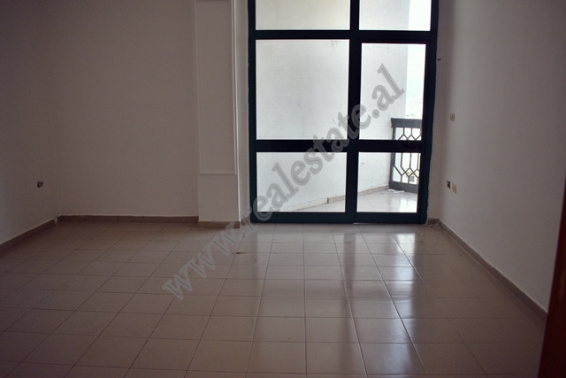 Büro duplex-wohnung zur miete in der kavaja-straße in Tirana, albanien (5)