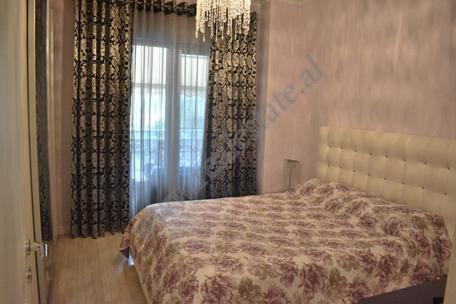Apartamento de tres habitaciones en venta en la zona porcelani en Tirana, albania (4)