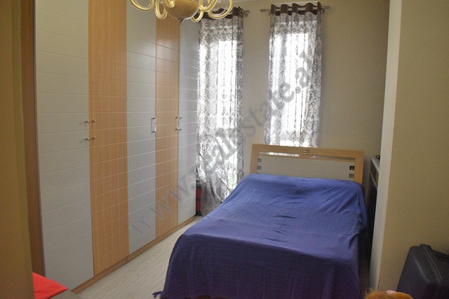 Apartamento de tres habitaciones en venta en la zona porcelani en Tirana, albania (5)