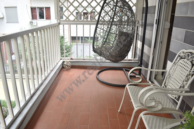 Apartamento de tres habitaciones en venta en la zona porcelani en Tirana, albania (7)