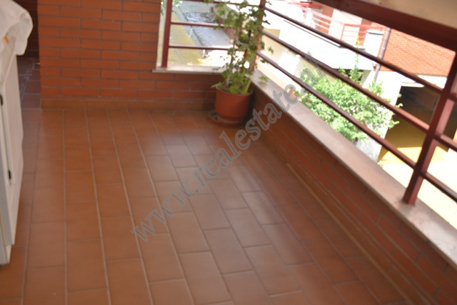 Apartamento de dos habitaciones en venta cerca del lago artificial en Tirana, albania (8)