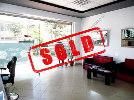 Spazio commerciale in vendita vicino a via muhamet gjollesha a Tirana, albania (4)