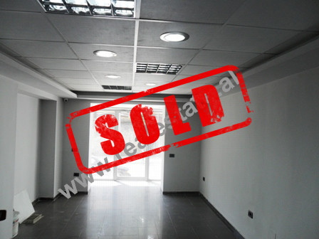 Spazio commerciale in vendita vicino a via muhamet gjollesha a Tirana, albania (5)