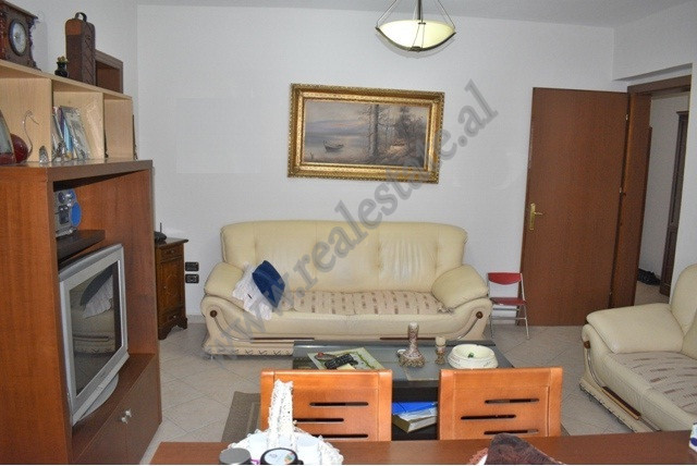Appartamento di tre camere in vendita in via bardhyl a Tirana, albania (3)