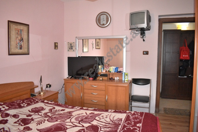 Appartamento di tre camere in vendita in via bardhyl a Tirana, albania (6)