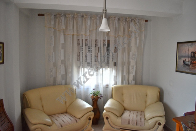 Appartamento di tre camere in vendita in via bardhyl a Tirana, albania (8)