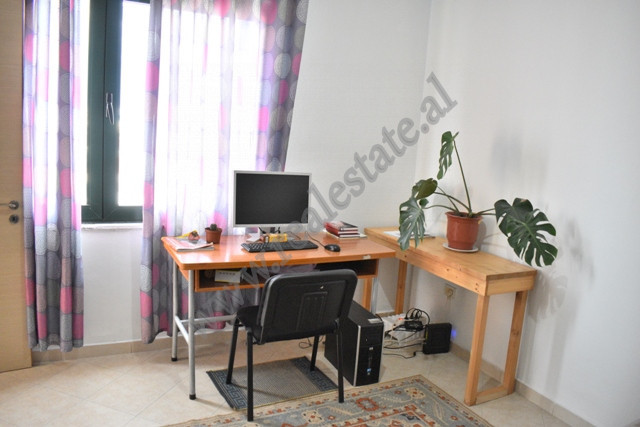 Apartamento en venta en la calle besim alla en Tirana, albania (7)