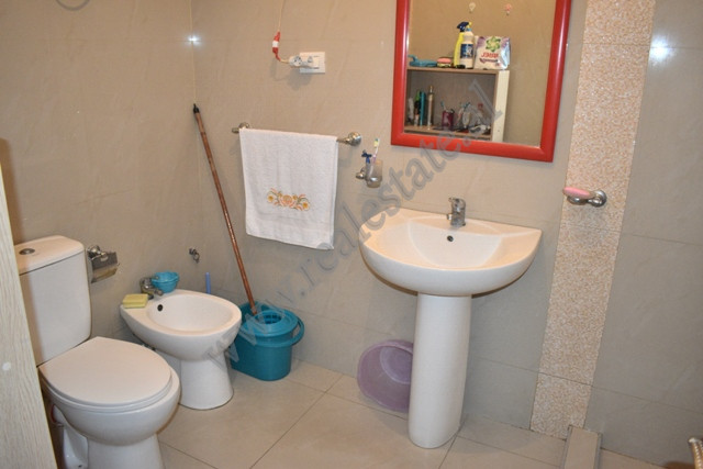 Apartamento en venta en la calle besim alla en Tirana, albania (8)