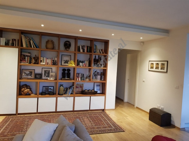 Three bedroom apartment with yard for sale in lunder, Tirana (5)