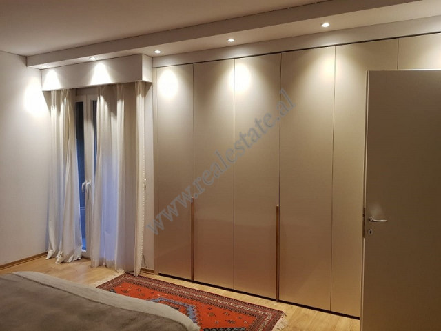 Three bedroom apartment with yard for sale in lunder, Tirana (6)