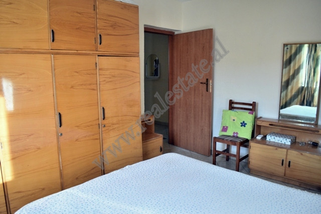 Zwei-zimmer-wohnung zur miete in der todi shkurti straße in Tirana, albanien (7)