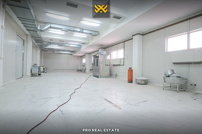 Propriété commerciale de 1000m² à vendre à Ferizaj. (4)