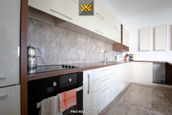 Casa de 240m² + 30m² à venda em hajvali. (2)