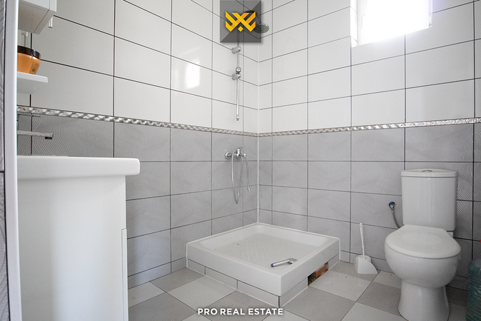 Casa de 240m² + 30m² à venda em hajvali. (8)