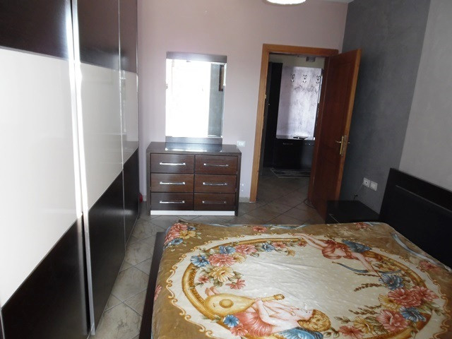 Zwei-zimmer-wohnung zur miete in der nähe der kavaja-straße in Tirana, albanien (7)