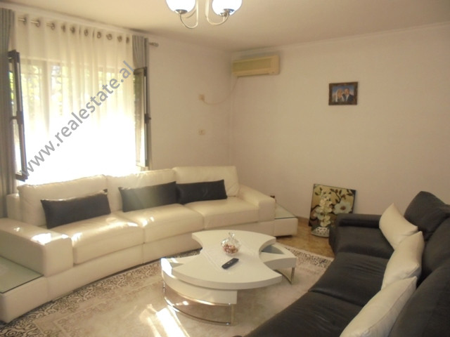 Dreistöckige villa zum verkauf im lapraka-gebiet in Tirana, albanien (trs-719-37s) (2)