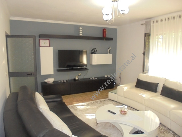 Dreistöckige villa zum verkauf im lapraka-gebiet in Tirana, albanien (trs-719-37s) (3)