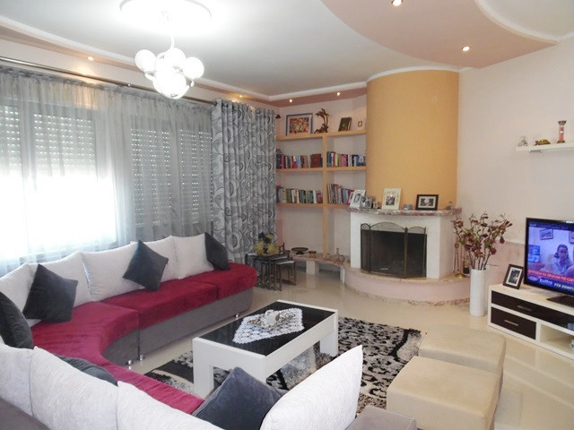 Apartament me tre dhoma gjumi për shitje pranë liqenit artificial në Tiranë, shqipëri (trs-619-47t) (2)
