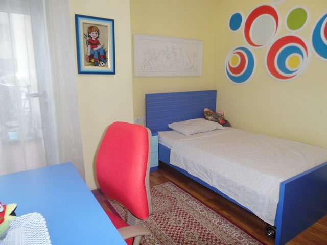 Apartament me tre dhoma gjumi për shitje pranë liqenit artificial në Tiranë, shqipëri (trs-619-47t) (7)