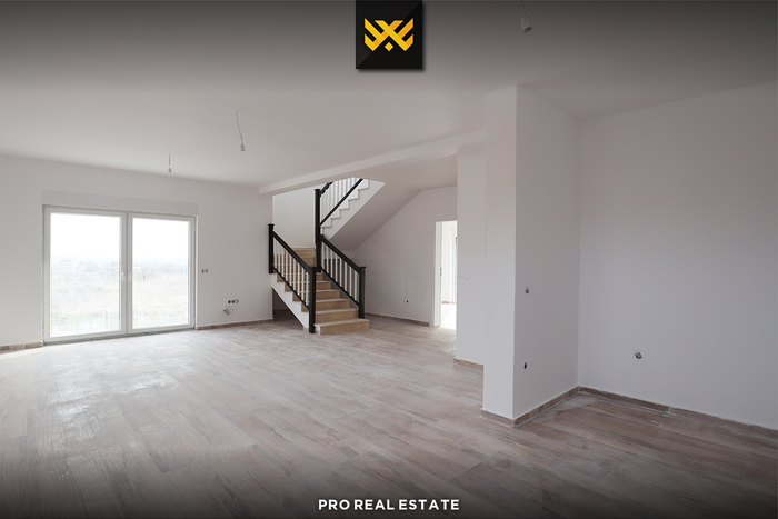 Maison de 245m² à vendre à Çagllavicë.